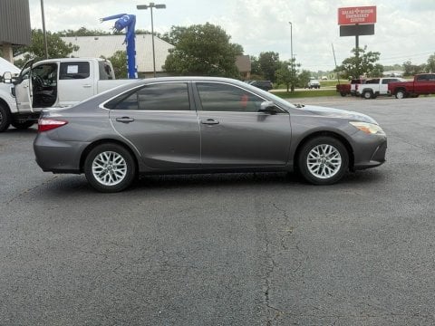 Pre-Owned Predawn Gray Mica 2016 Toyota Camry LE FWD - photo 4 - Stock #X2524