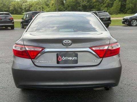 Pre-Owned Predawn Gray Mica 2016 Toyota Camry LE FWD - photo 5 - Stock #X2524