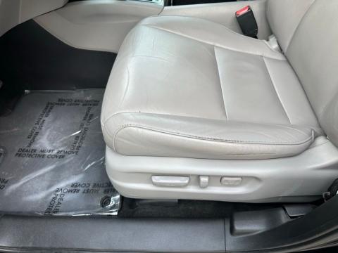 Pre-Owned Black 2016 Honda Pilot EX-L FWD - photo 14 - Stock #X2447