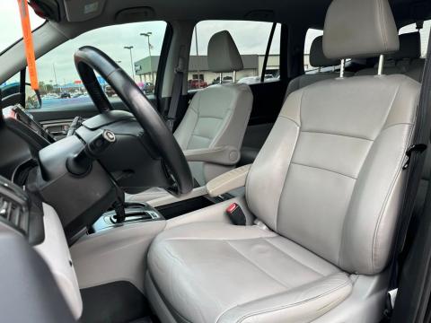 Pre-Owned Black 2016 Honda Pilot EX-L FWD - photo 15 - Stock #X2447