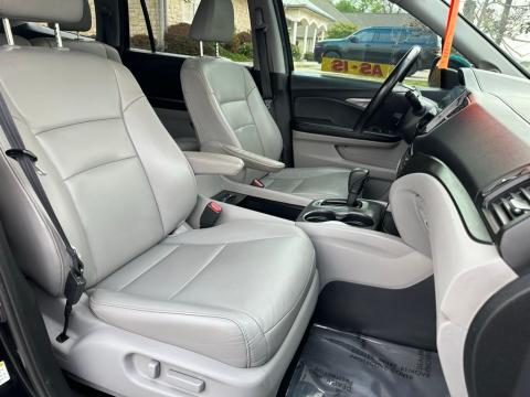 Pre-Owned Black 2016 Honda Pilot EX-L FWD - photo 19 - Stock #X2447