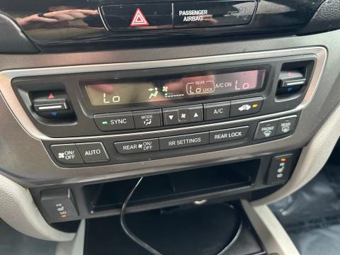 Pre-Owned Black 2016 Honda Pilot EX-L FWD - photo 27 - Stock #X2447