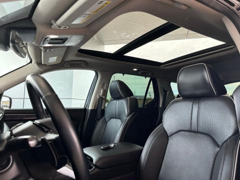 Pre-Owned Black 2023 Honda Pilot Elite AWD - photo 15 - Stock #A1062