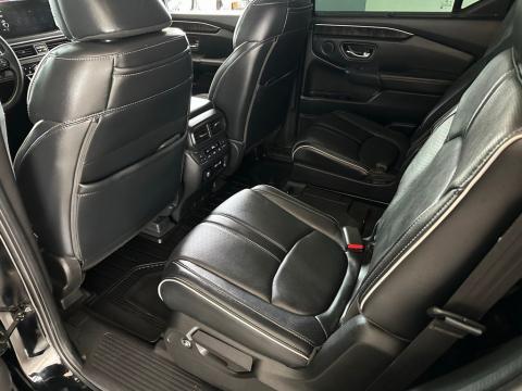 Pre-Owned Black 2023 Honda Pilot Elite AWD - photo 16 - Stock #A1062