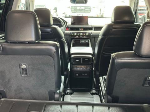 Pre-Owned Black 2023 Honda Pilot Elite AWD - photo 9 - Stock #A1062