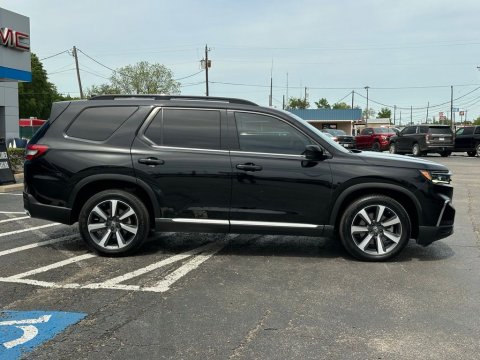 Pre-Owned Black 2023 Honda Pilot Elite AWD - photo 4 - Stock #A1062