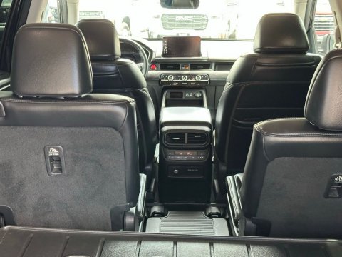 Pre-Owned Black 2023 Honda Pilot Elite AWD - photo 9 - Stock #A1062