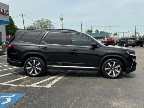 Pre-Owned Black 2023 Honda Pilot Elite AWD - photo 5 - Stock #A1062