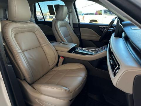 Pre-Owned Pearl Metallic 2023 Lincoln Aviator Reserve RWD - photo 19 - Stock #260473A