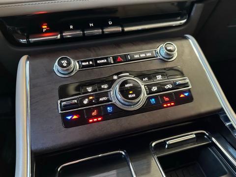 Pre-Owned Pearl Metallic 2023 Lincoln Aviator Reserve RWD - photo 27 - Stock #260473A