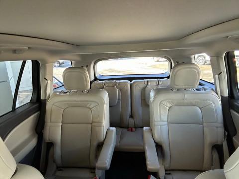 Pre-Owned Pearl Metallic 2023 Lincoln Aviator Reserve RWD - photo 28 - Stock #260473A