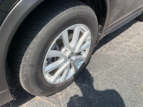Pre-Owned Magnetic Black Pearl 2019 Nissan Rogue S FWD - photo 10 - Stock #X2577A