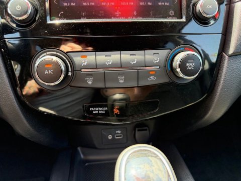Pre-Owned Magnetic Black Pearl 2019 Nissan Rogue S FWD - photo 27 - Stock #X2577A