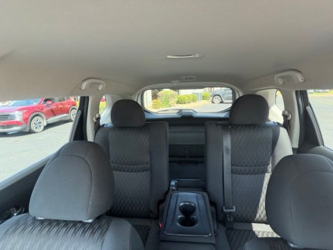 Pre-Owned Magnetic Black Pearl 2019 Nissan Rogue S FWD - photo 28 - Stock #X2577A