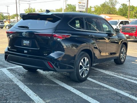Pre-Owned Midnight Black Metallic 2025 Toyota Highlander XLE FWD - photo 6 - Stock #260270A