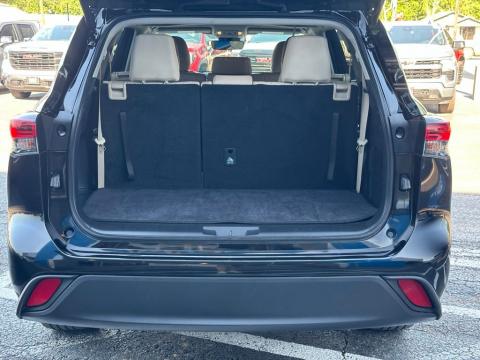 Pre-Owned Midnight Black Metallic 2025 Toyota Highlander XLE FWD - photo 8 - Stock #260270A