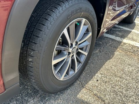 Pre-Owned Ooh La La Rouge Mica 2017 Toyota Highlander XLE FWD - photo 10 - Stock #260928A