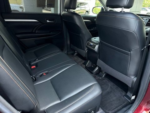 Pre-Owned Ooh La La Rouge Mica 2017 Toyota Highlander XLE FWD - photo 19 - Stock #260928A