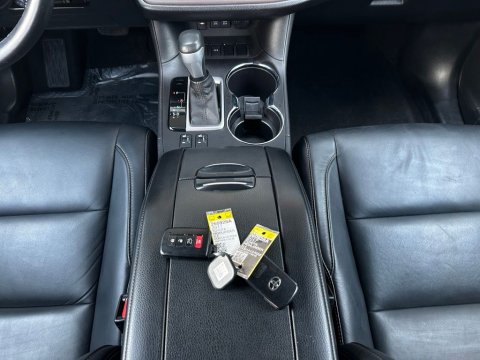Pre-Owned Ooh La La Rouge Mica 2017 Toyota Highlander XLE FWD - photo 22 - Stock #260928A