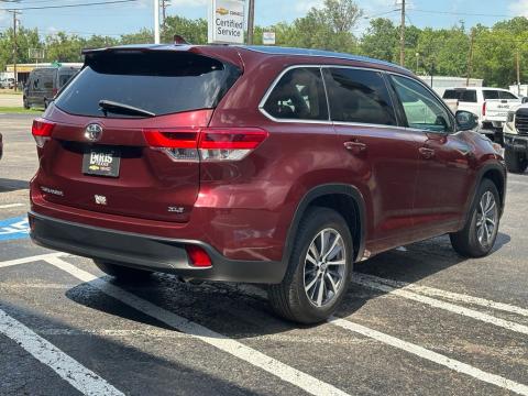 Pre-Owned Ooh La La Rouge Mica 2017 Toyota Highlander XLE FWD - photo 6 - Stock #260928A