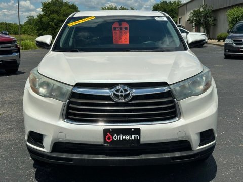 Pre-Owned Blizzard Pearl 2015 Toyota Highlander LE FWD - photo 2 - Stock #X2492