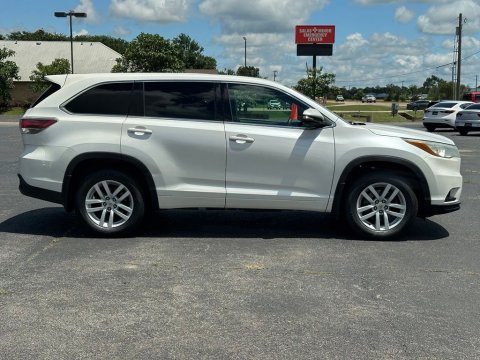 Pre-Owned Blizzard Pearl 2015 Toyota Highlander LE FWD - photo 4 - Stock #X2492