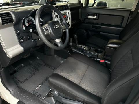 Pre-Owned Iceberg 2014 Toyota FJ Cruiser Base 4WD - photo 8 - Stock #B5599