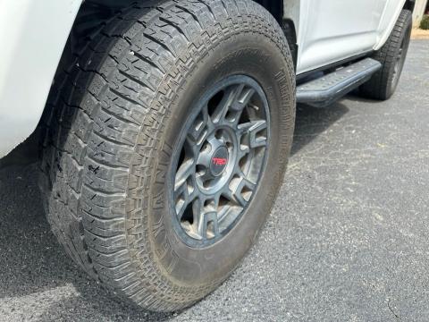 Pre-Owned Super White 2016 Toyota 4Runner SR5 Premium 4WD - photo 10 - Stock #X2464