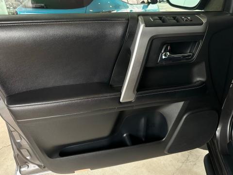 Pre-Owned Magnetic Gray Metallic 2018 Toyota 4Runner SR5 Premium 4WD - photo 12 - Stock #A1069