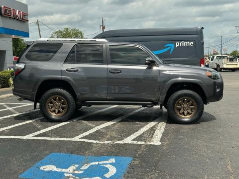 Pre-Owned Magnetic Gray Metallic 2018 Toyota 4Runner SR5 Premium 4WD - photo 4 - Stock #A1069