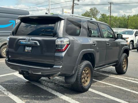 Pre-Owned Magnetic Gray Metallic 2018 Toyota 4Runner SR5 Premium 4WD - photo 6 - Stock #A1069