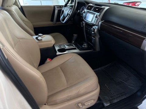 Pre-Owned Blizzard Pearl 2017 Toyota 4Runner Limited 4WD - photo 17 - Stock #261080A