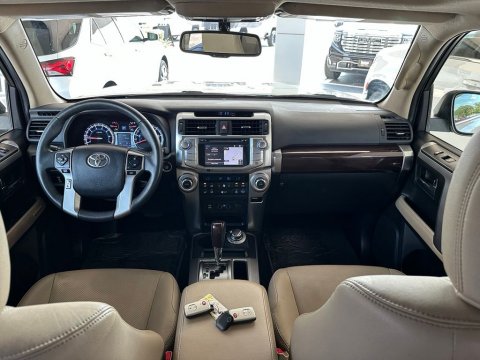 Pre-Owned Blizzard Pearl 2017 Toyota 4Runner Limited 4WD - photo 21 - Stock #261080A
