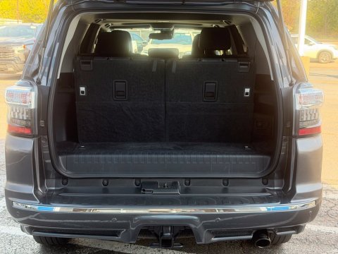 Pre-Owned Magnetic Gray Metallic 2021 Toyota 4Runner Limited RWD - photo 9 - Stock #261381A