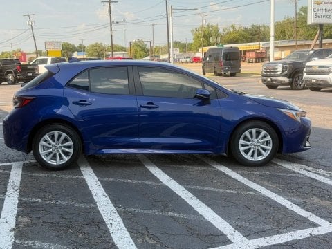 Pre-Owned Blue 2025 Toyota Corolla Hatchback SE FWD - photo 4 - Stock #B5618