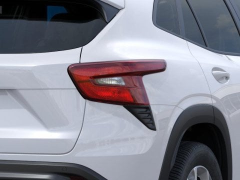 New Summit White 2026 Chevrolet Trax LS FWD - photo 11 - Stock #261160