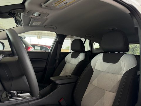 New Summit White 2026 Chevrolet Trax LS FWD - photo 14 - Stock #261160