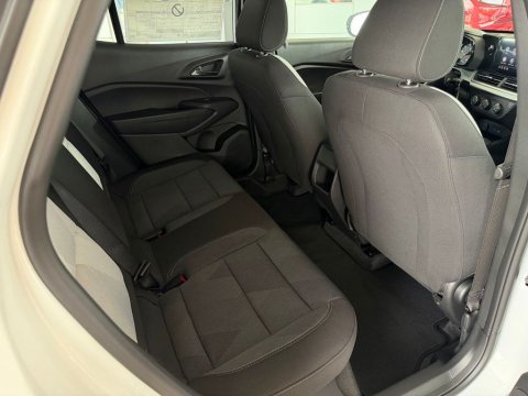 New Summit White 2026 Chevrolet Trax LS FWD - photo 18 - Stock #261160