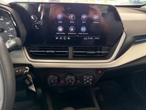 New Summit White 2026 Chevrolet Trax LS FWD - photo 24 - Stock #261160