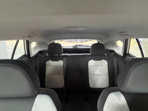 New Summit White 2026 Chevrolet Trax LS FWD - photo 26 - Stock #261160