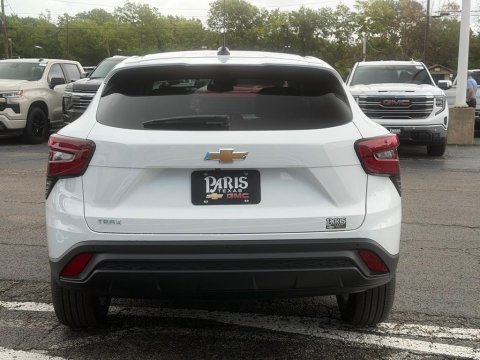 New Summit White 2026 Chevrolet Trax LS FWD - photo 5 - Stock #261160