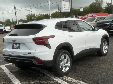 New Summit White 2026 Chevrolet Trax LS FWD - photo 6 - Stock #261160