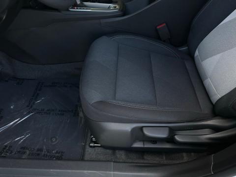 New Summit White 2026 Chevrolet Trax LS FWD - photo 12 - Stock #260964