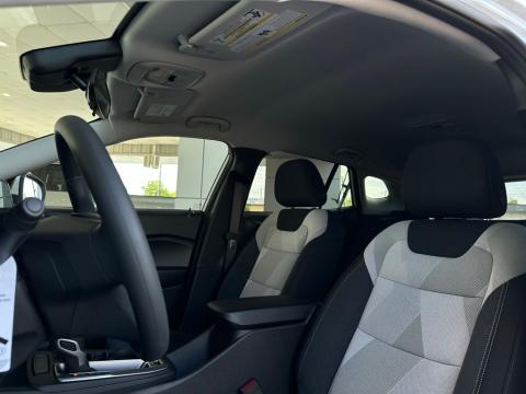 New Summit White 2026 Chevrolet Trax LS FWD - photo 14 - Stock #260964