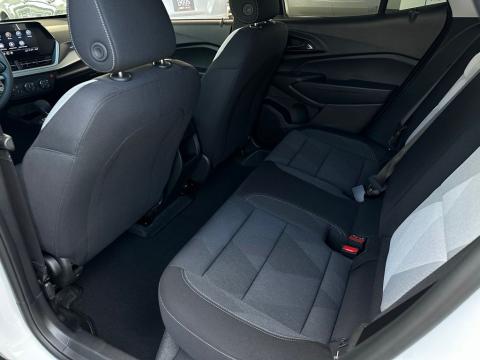 New Summit White 2026 Chevrolet Trax LS FWD - photo 15 - Stock #260964
