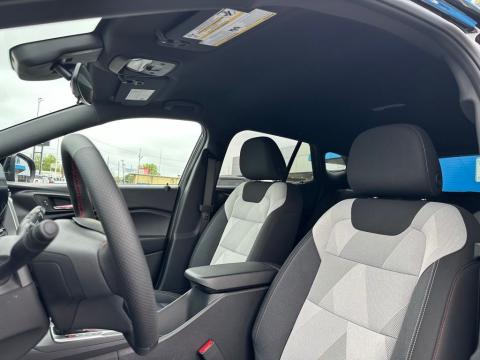 New Mosaic Black Metallic 2026 Chevrolet Trax 1RS FWD - photo 14 - Stock #260919