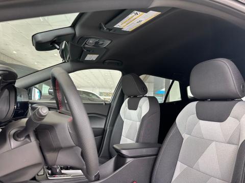 New Mosaic Black Metallic 2026 Chevrolet Trax 1RS FWD - photo 14 - Stock #260755