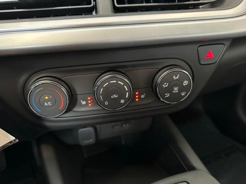 New Mosaic Black Metallic 2026 Chevrolet Trax 1RS FWD - photo 25 - Stock #260755