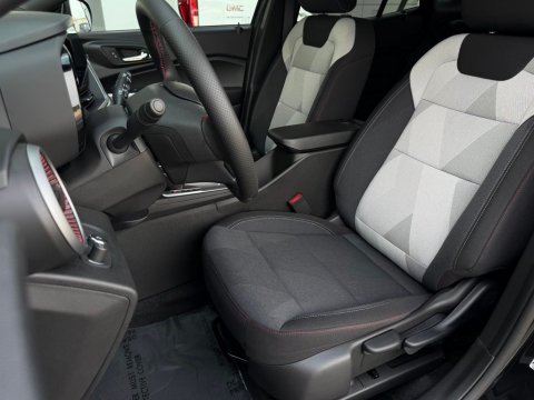 New Mosaic Black Metallic 2026 Chevrolet Trax 1RS FWD - photo 13 - Stock #261295