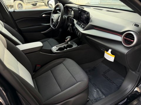 New Mosaic Black Metallic 2026 Chevrolet Trax 1RS FWD - photo 16 - Stock #261295